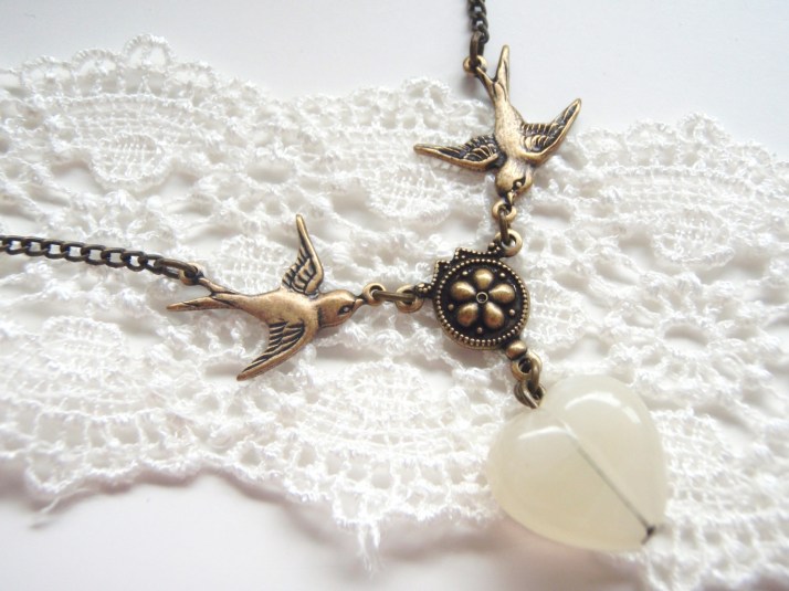 dentelle et hirondelle