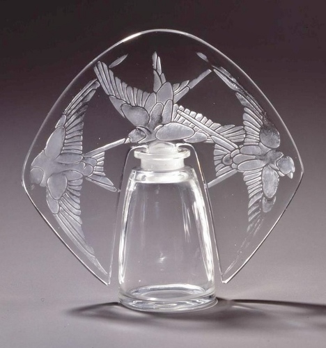 Lalique flacon (468x500)